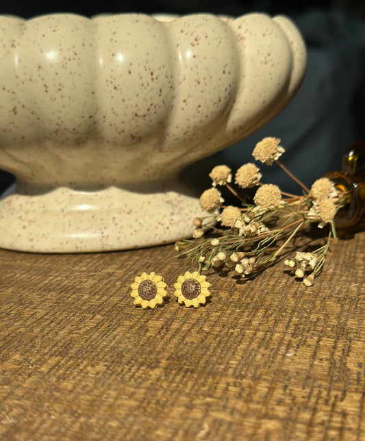 Sunflower studs