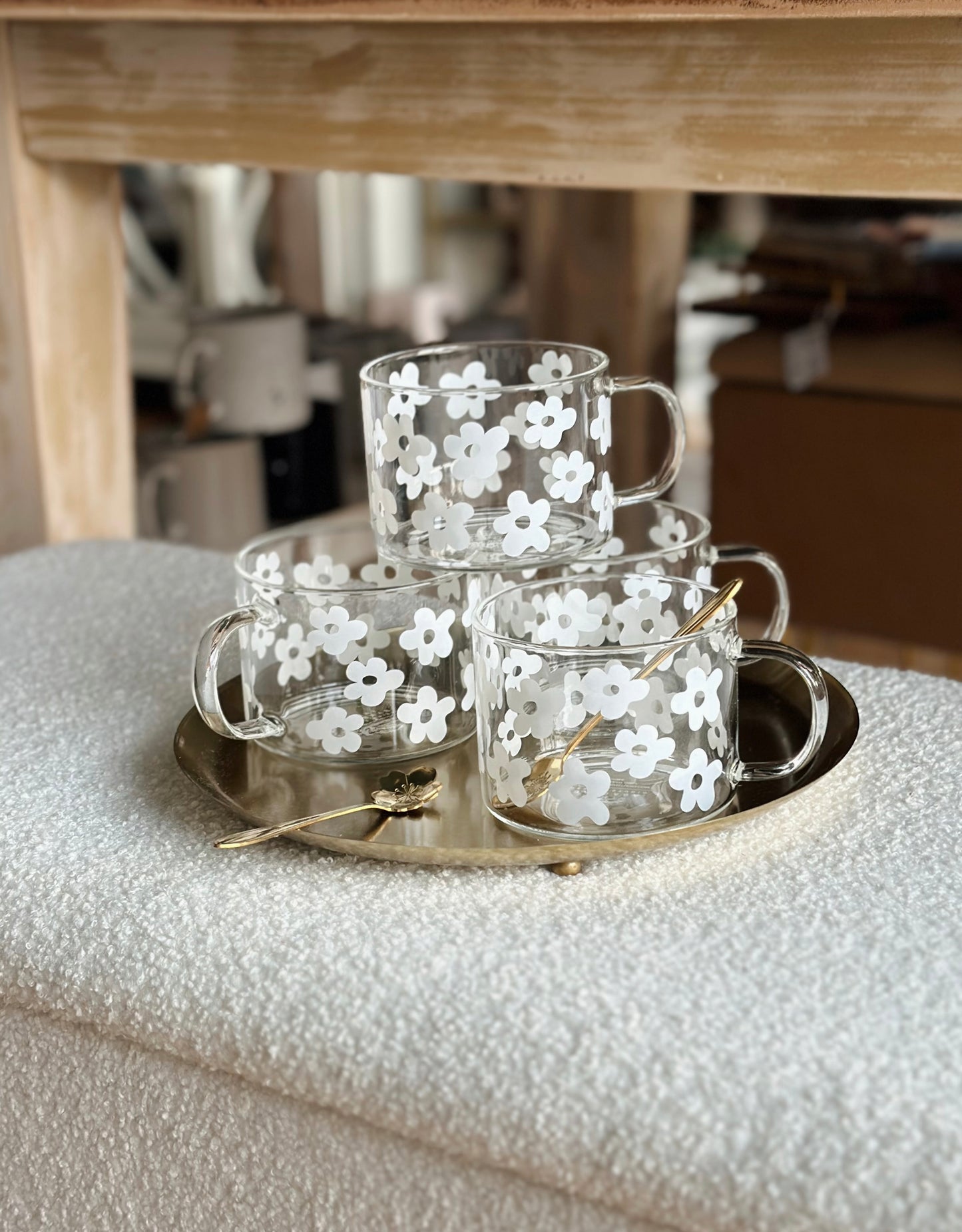 Large glass mug - white flowers