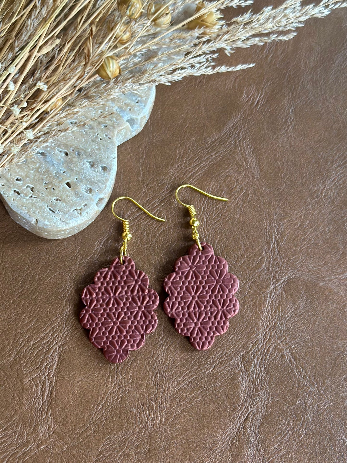 Scalloped diamond dangle