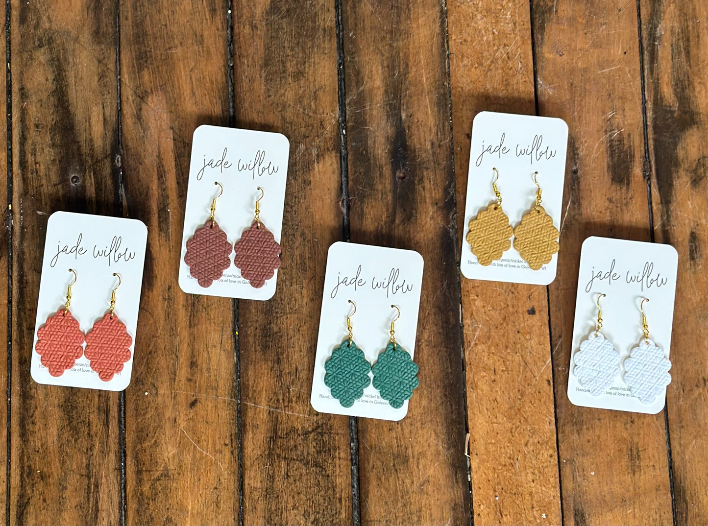 Scalloped diamond dangle