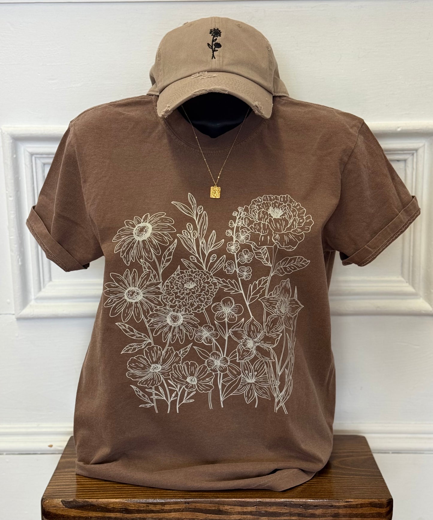 Brown floral wildflower print tee