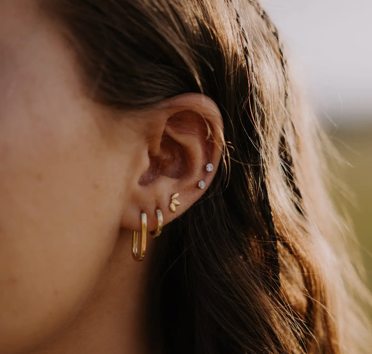 Lotus flat back studs