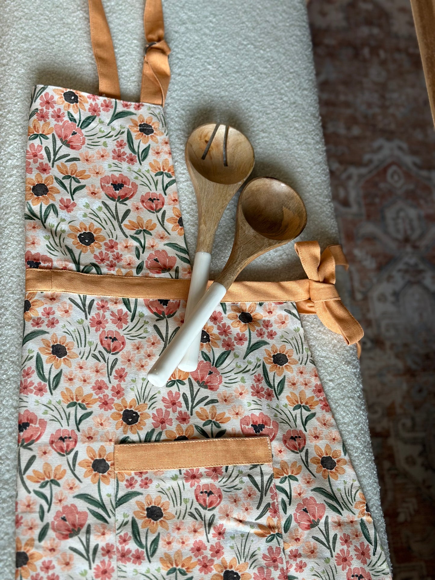 Kitchen apron (various)