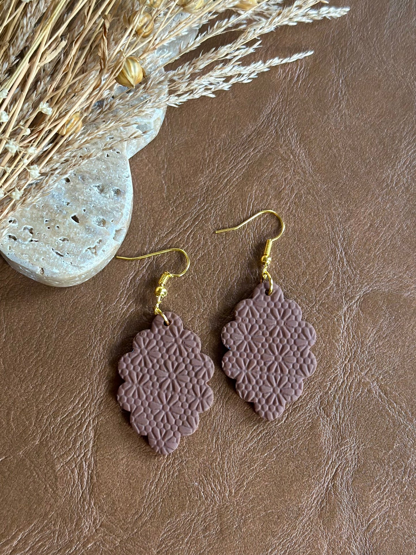 Scalloped diamond dangle