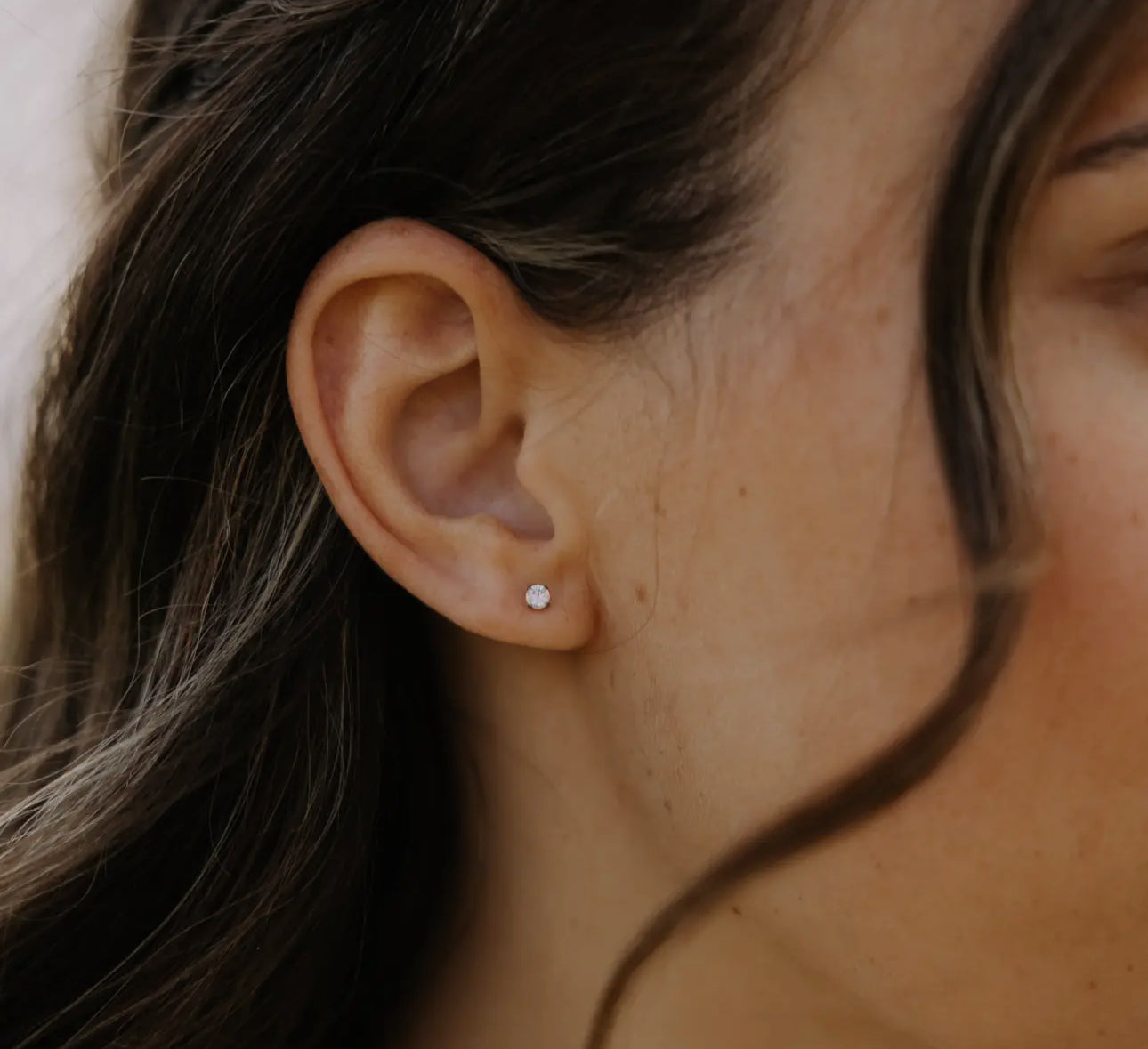 Diamond flat back studs