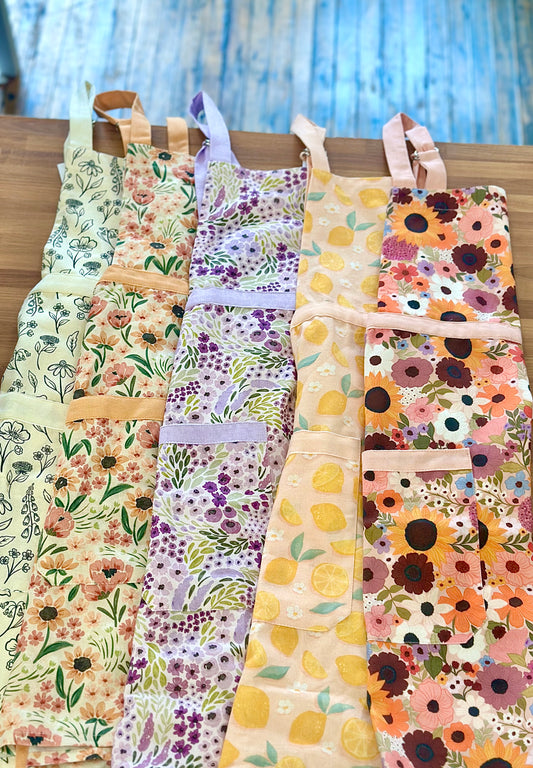 Kitchen apron (various)
