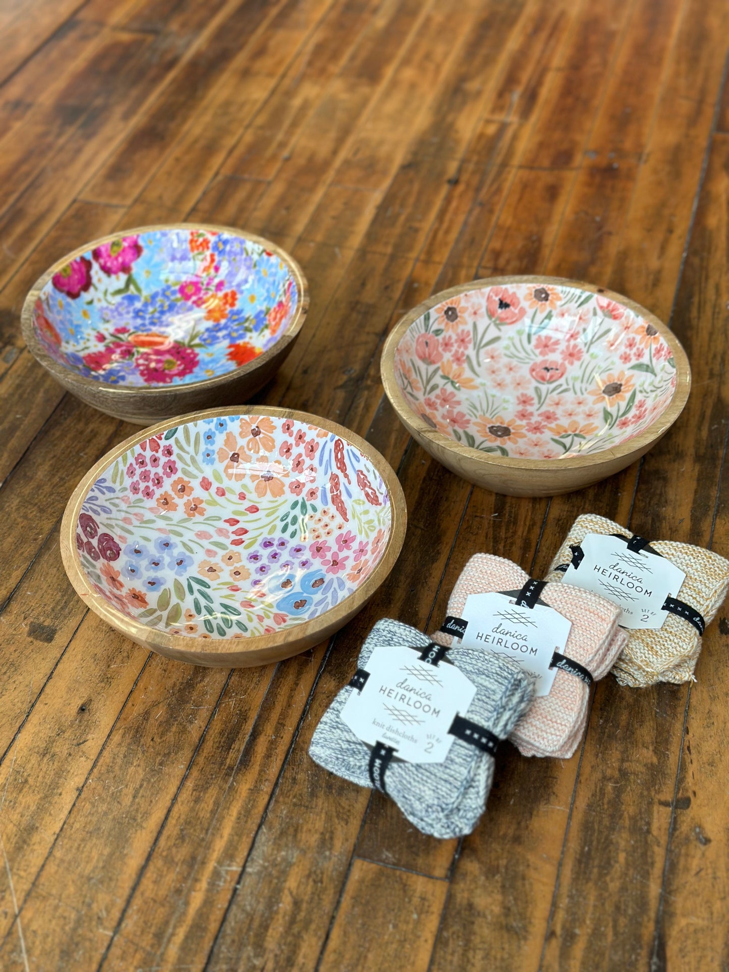 Mango wood bowl (various)