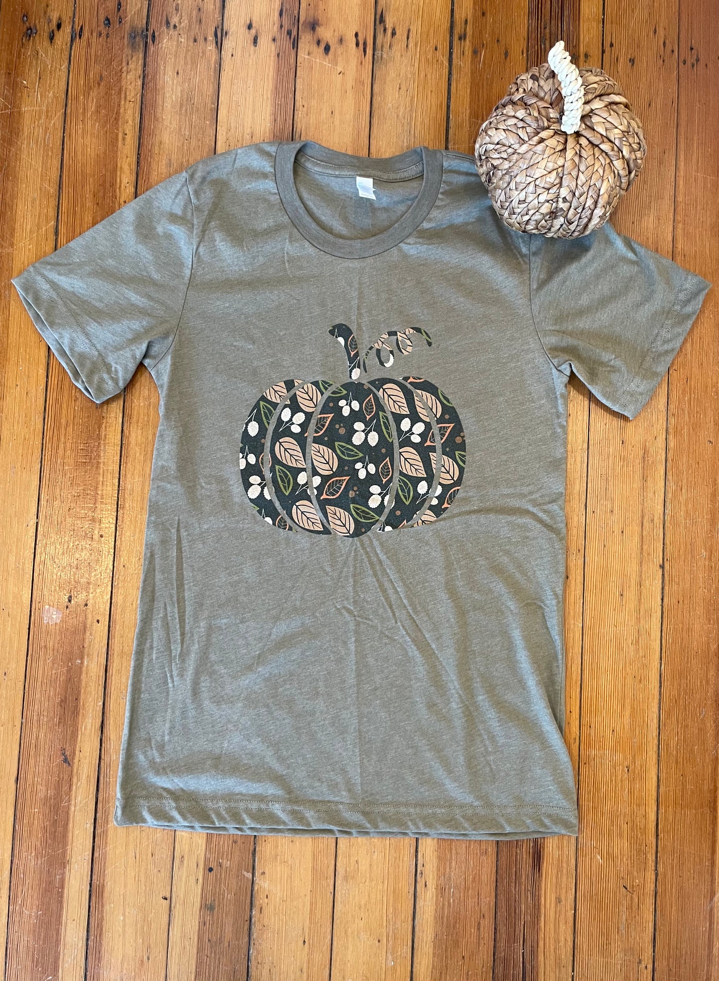 Floral pumpkin crew neck tee