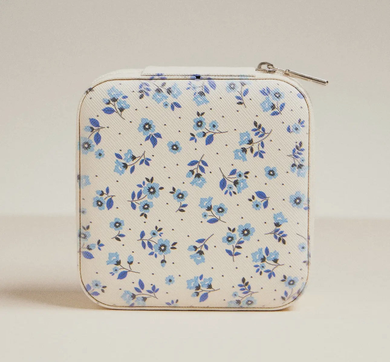 Traveling jewelry storage organizer (various)