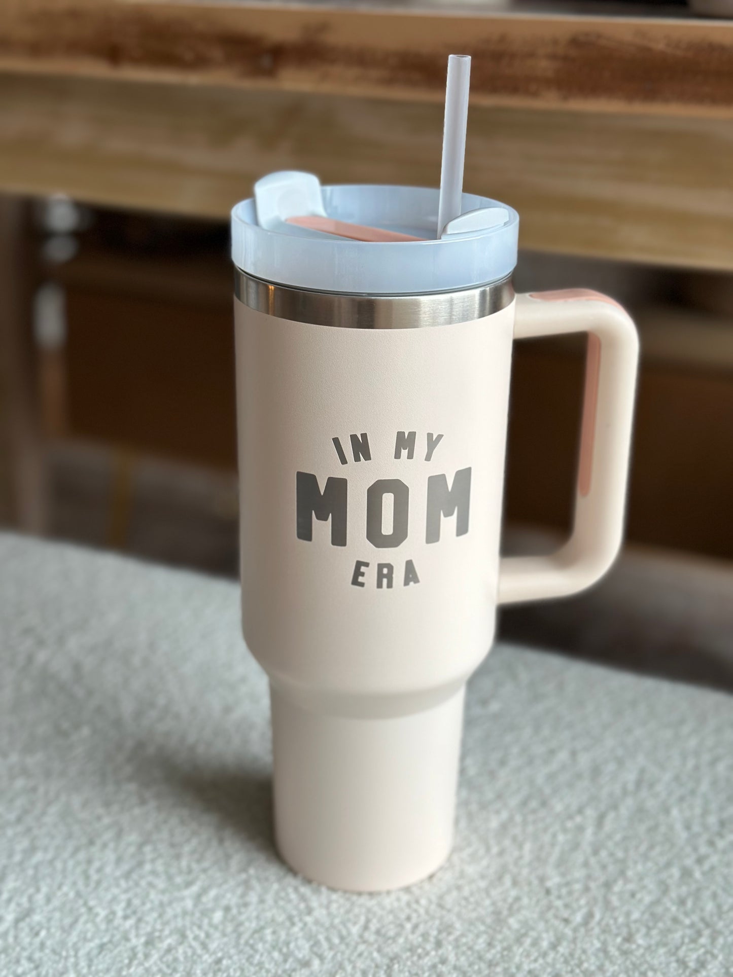 40 oz in My Mom Era engraved handled mug