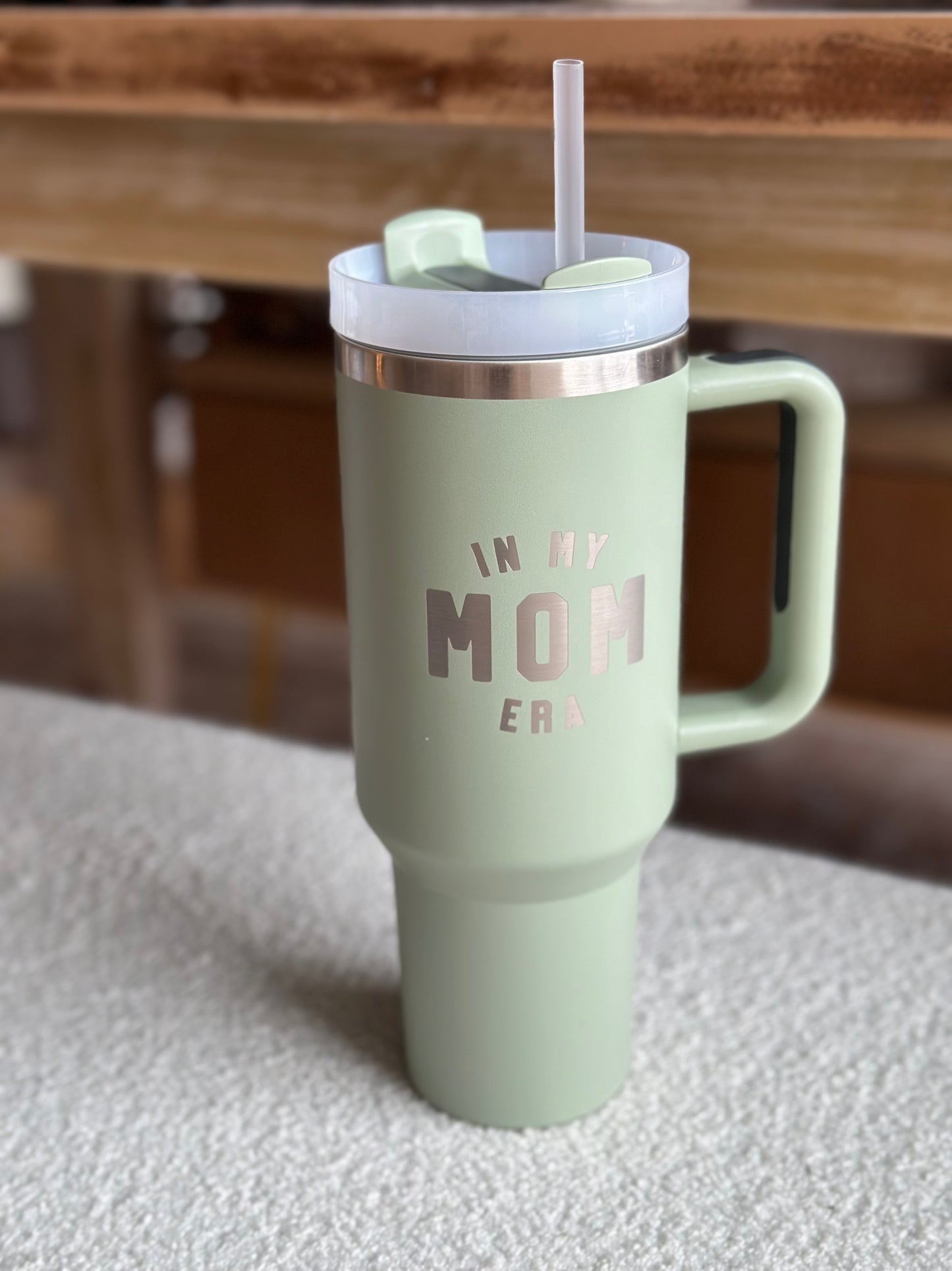 40 oz in My Mom Era engraved handled mug