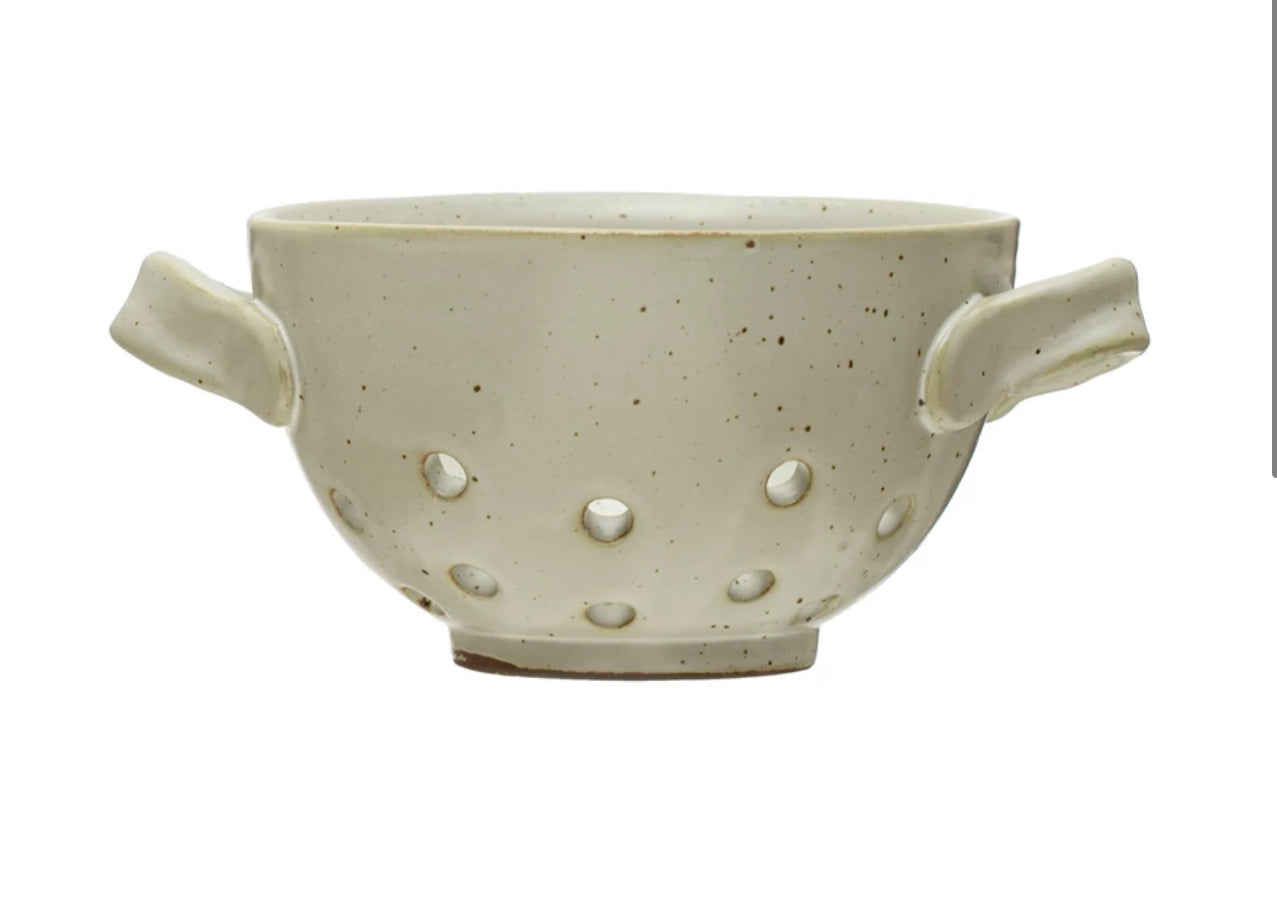 Stoneware berry bowl