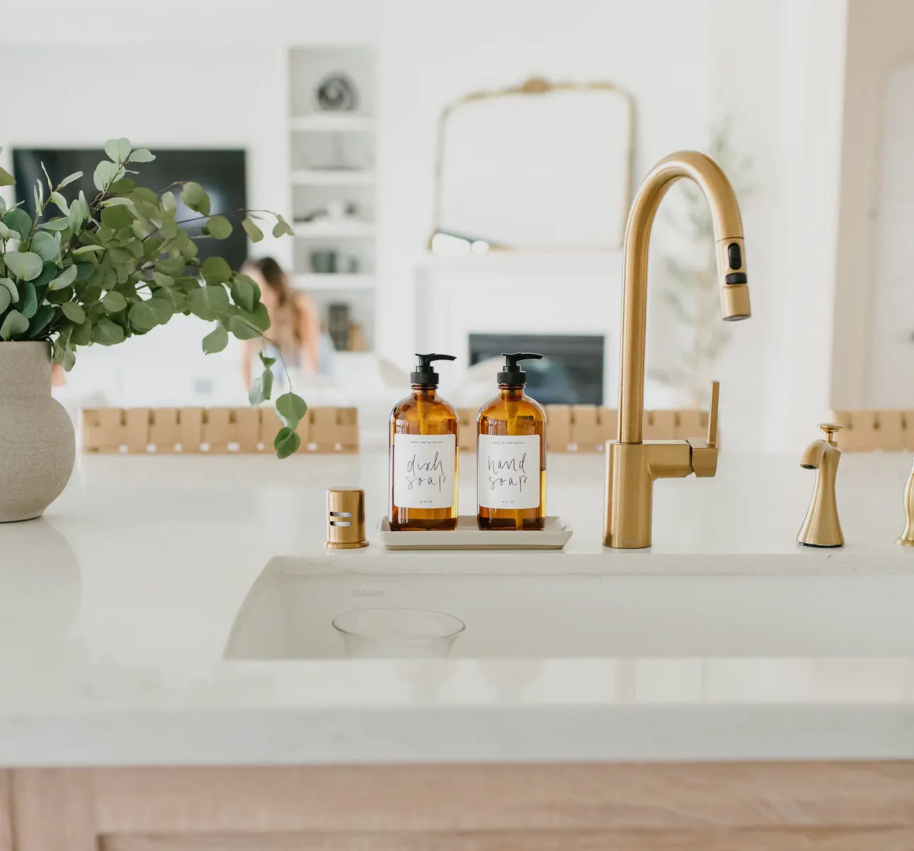 Soap dispensers and dish