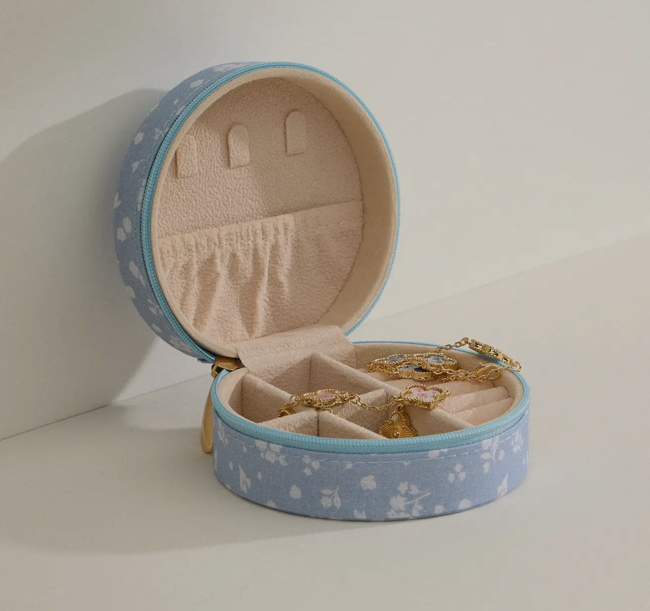 Traveling jewelry storage organizer (various)