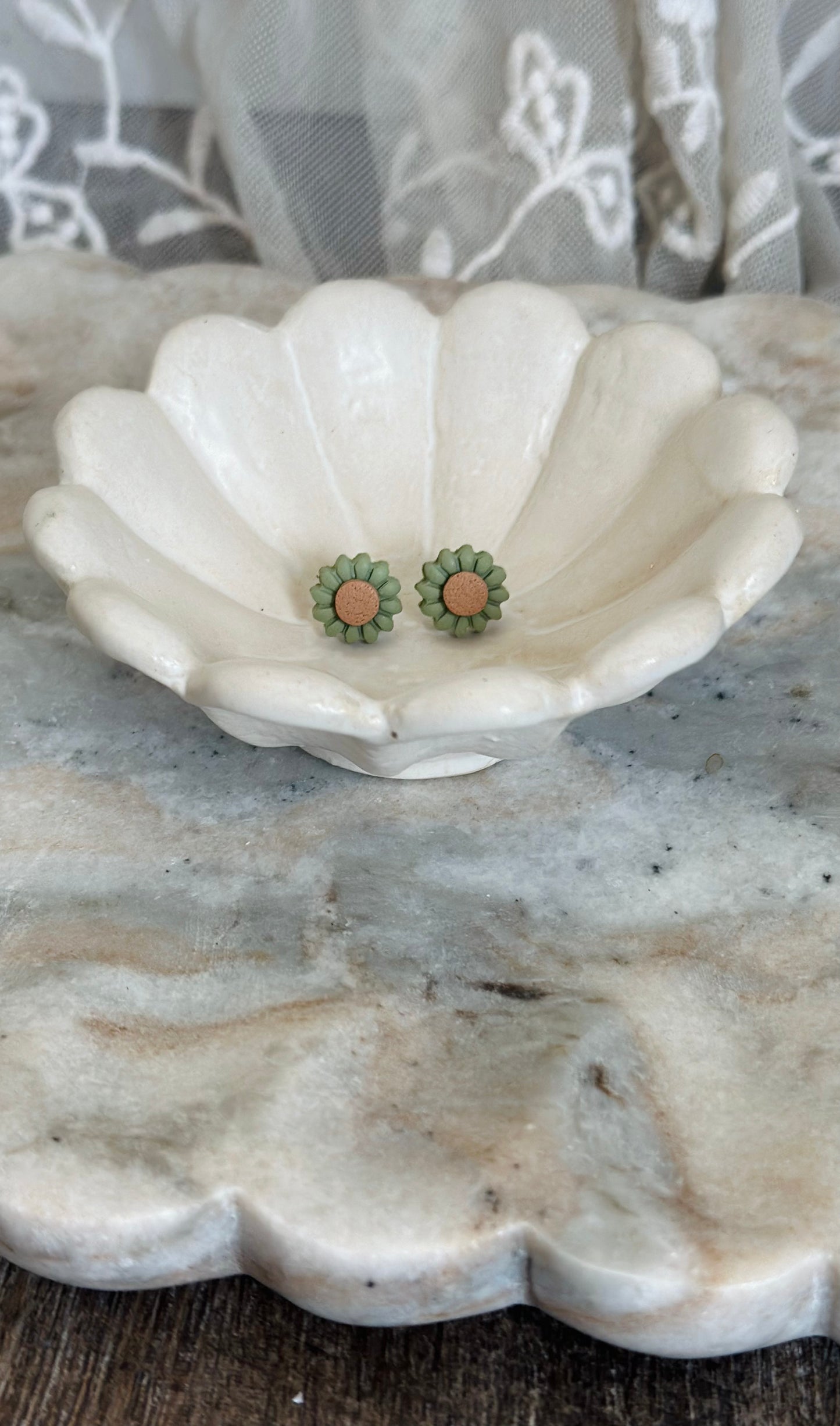 Mini flower studs (various)