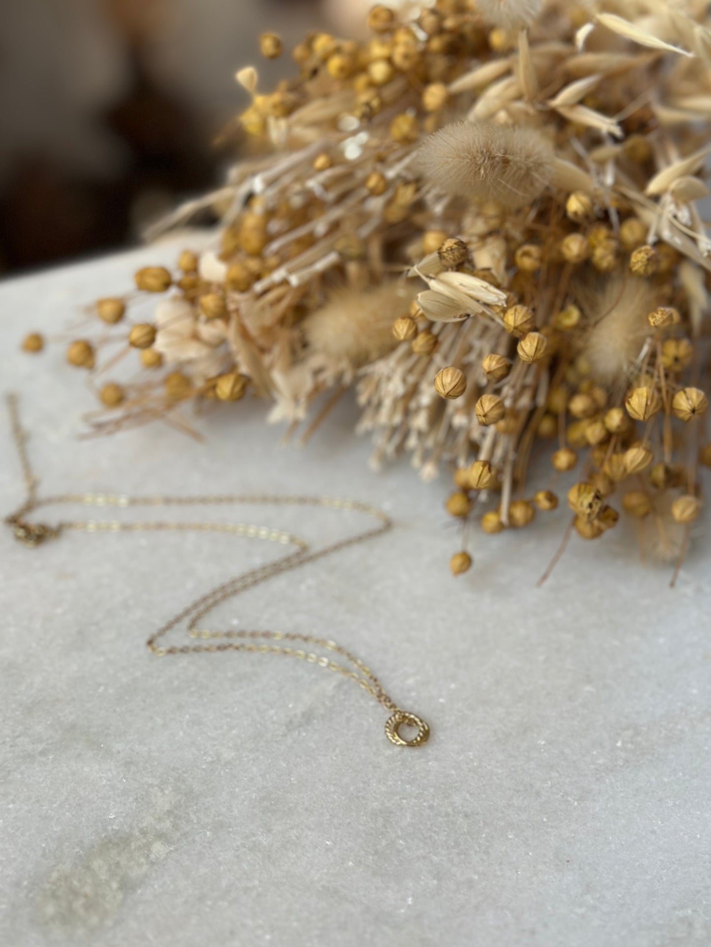 Double circle twisted necklace