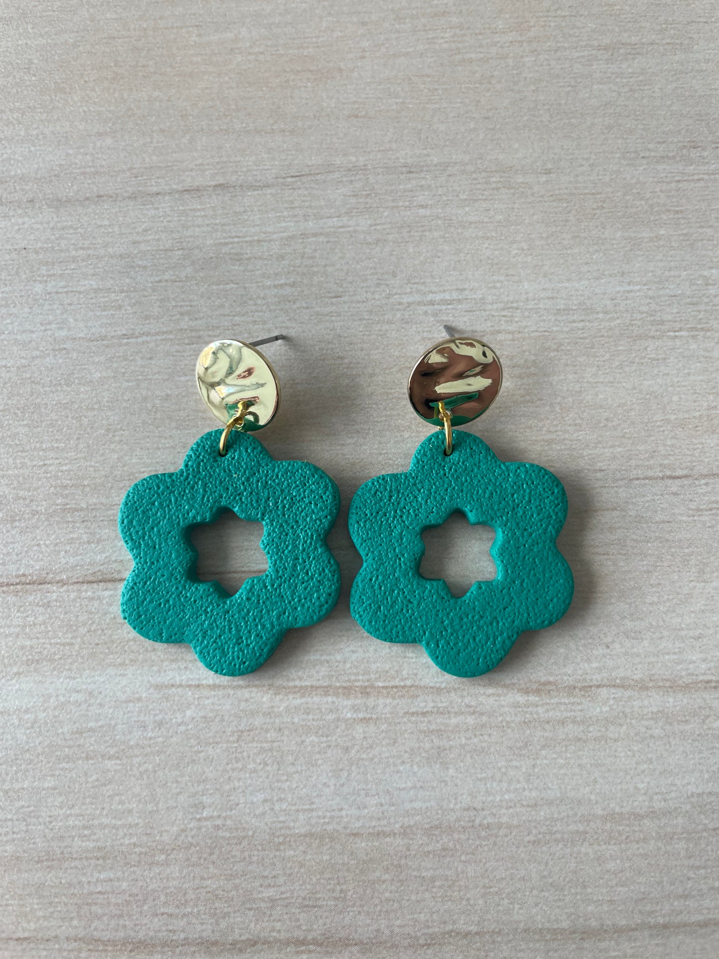 Flower dangle earrings