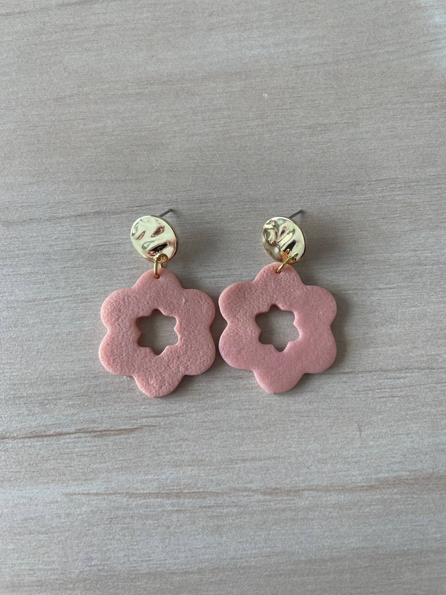 Flower dangle earrings