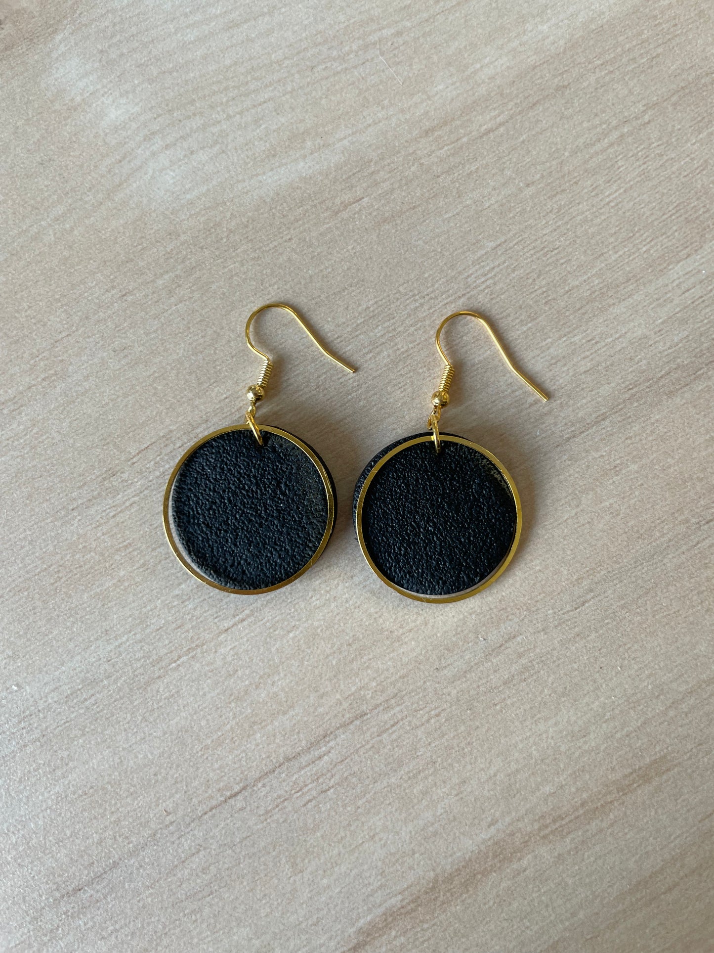 Circle dangle earrings