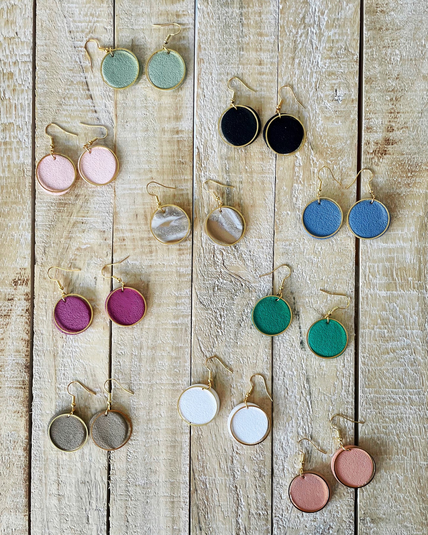 Circle dangle earrings