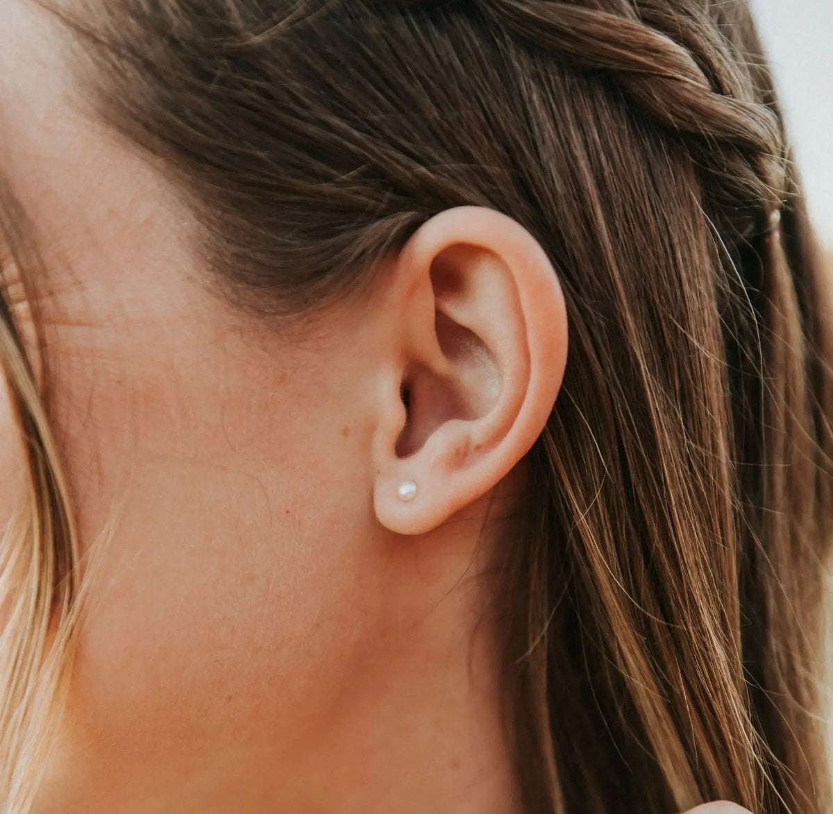 Pearl studs