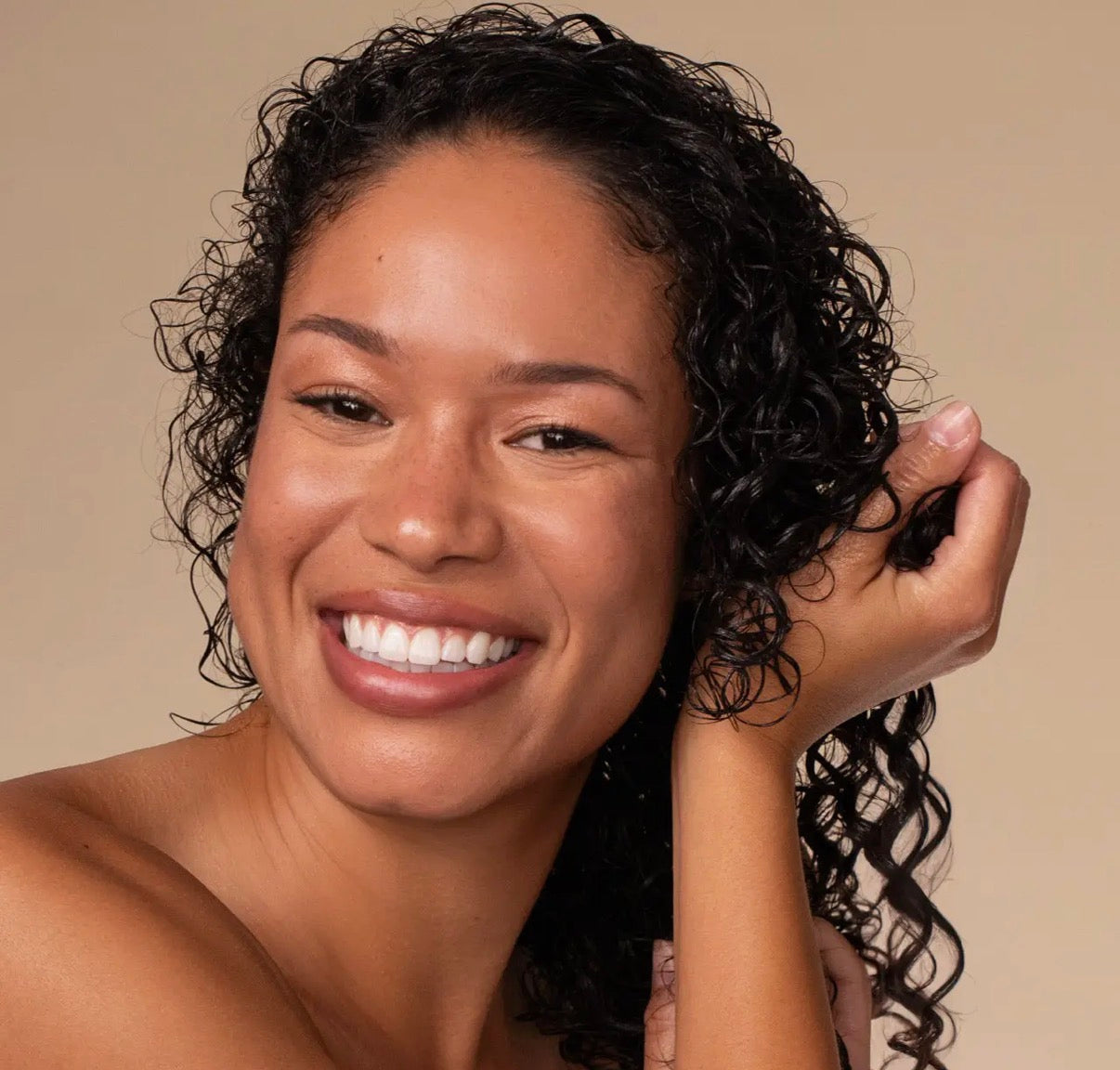 Moisturizing curl cream