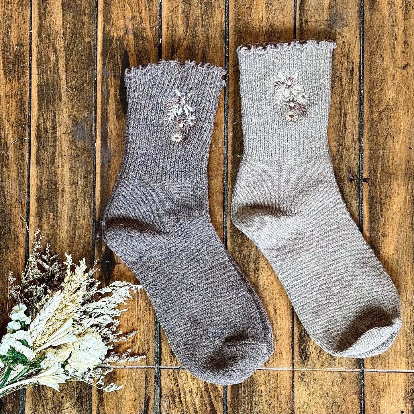 Flower embroidered ruffle socks (various)