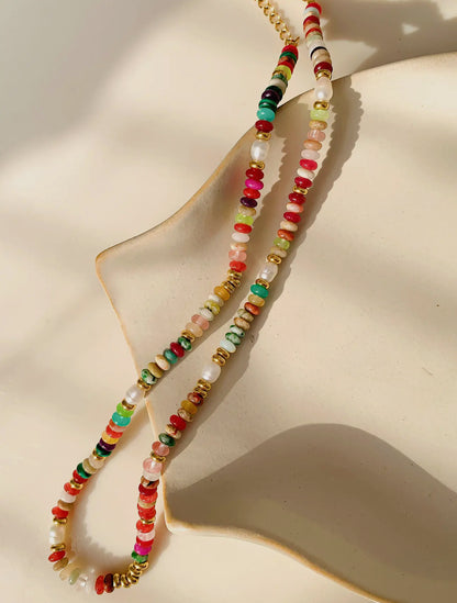 Colorful beaded necklace (various)