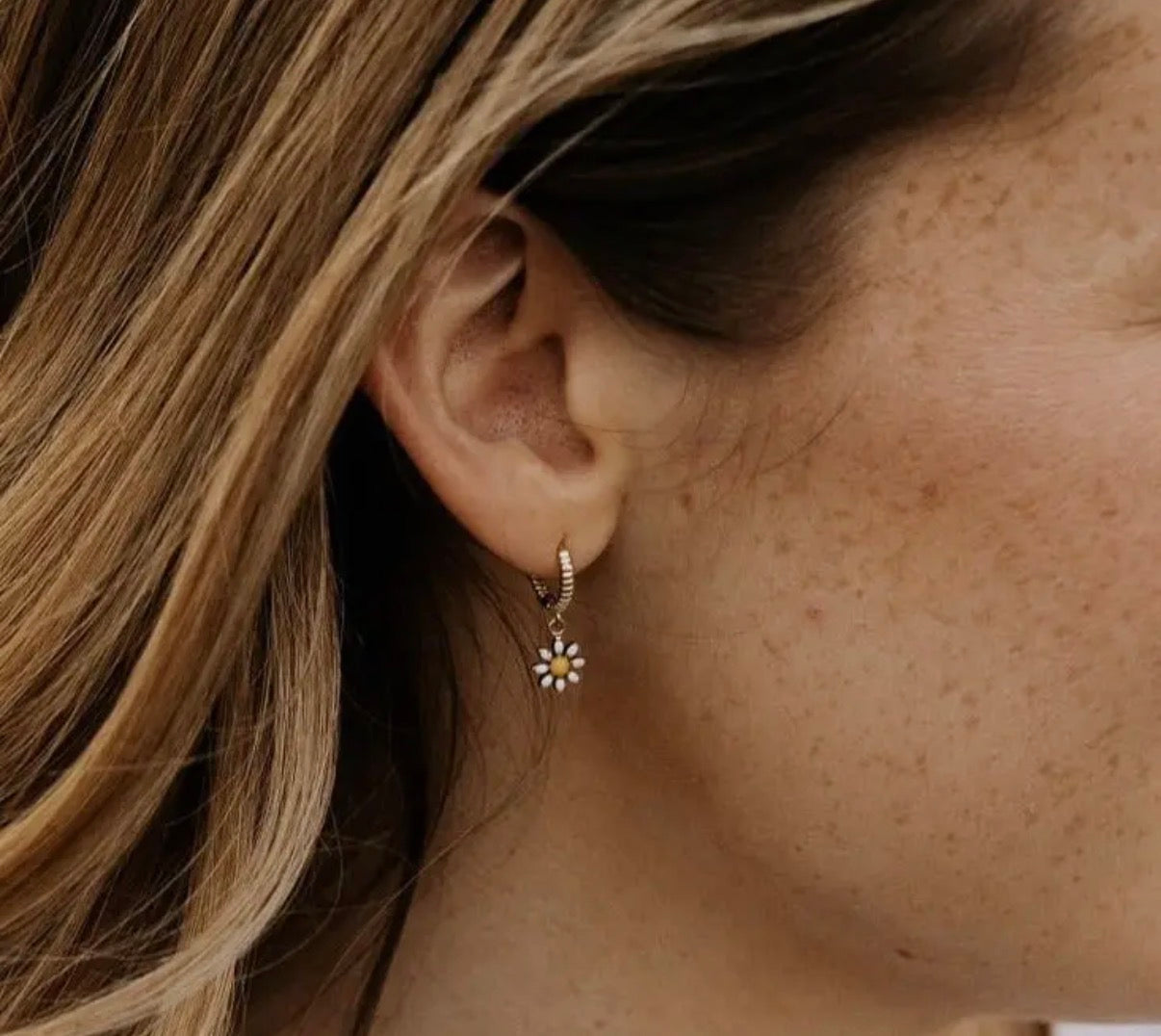 Daisy hoops