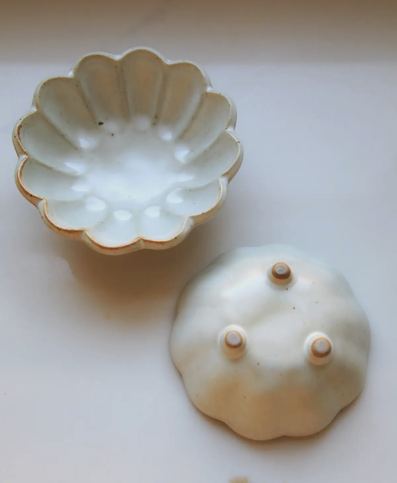 Flower petal pinch bowl