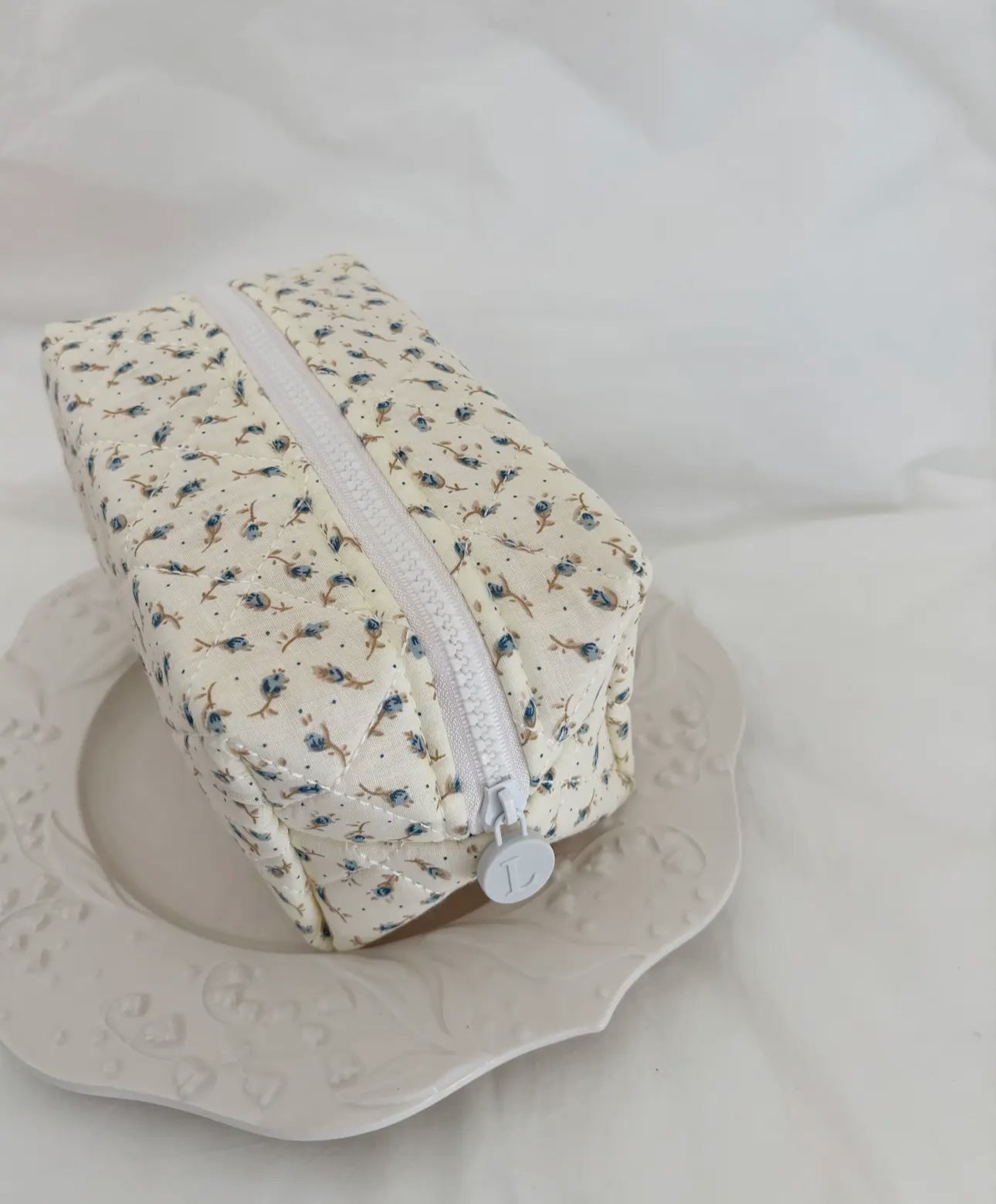 Quilted floral cosmetic makeup bag (various)