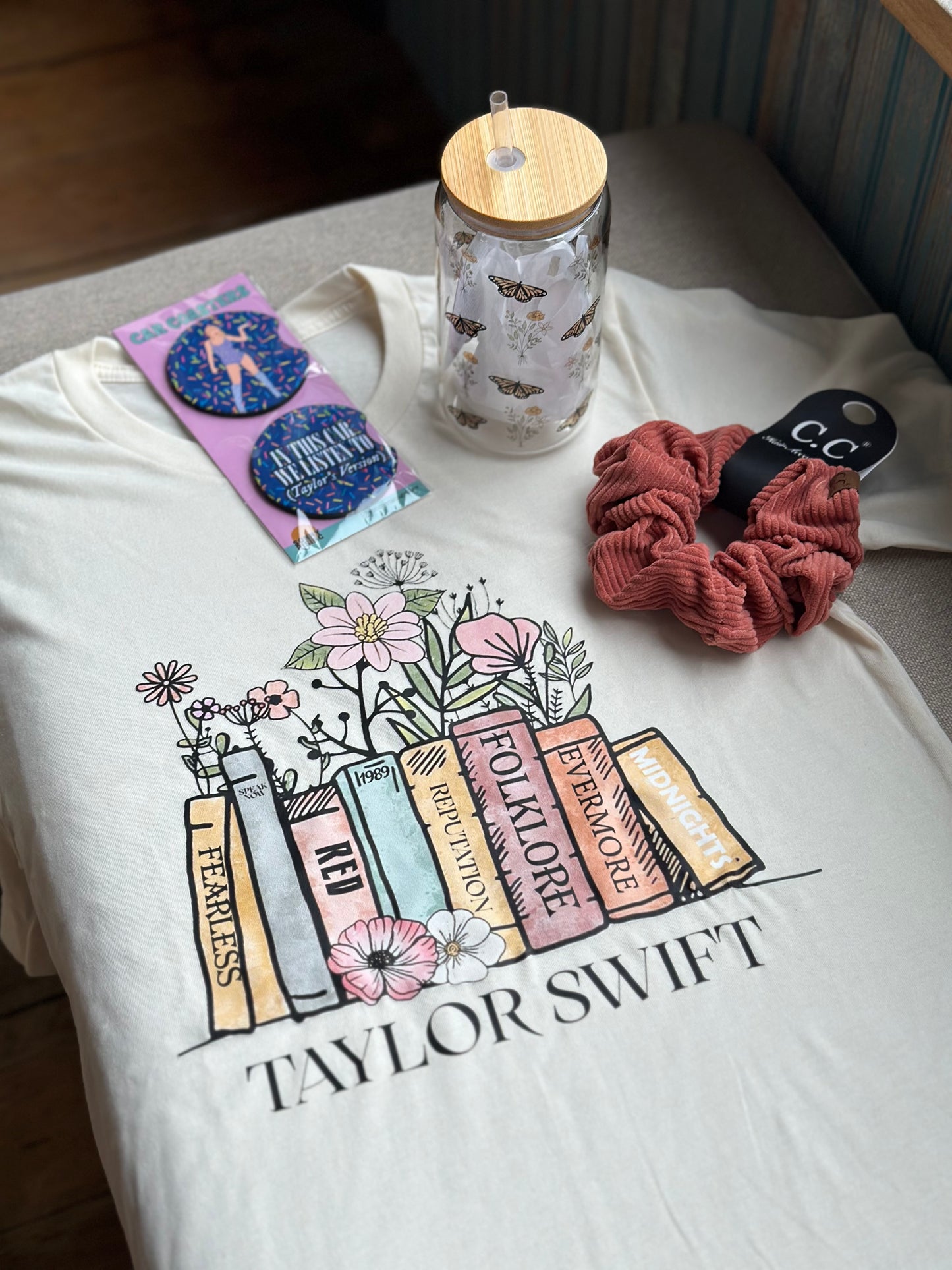 Taylor Swift swifty books crew neck tee