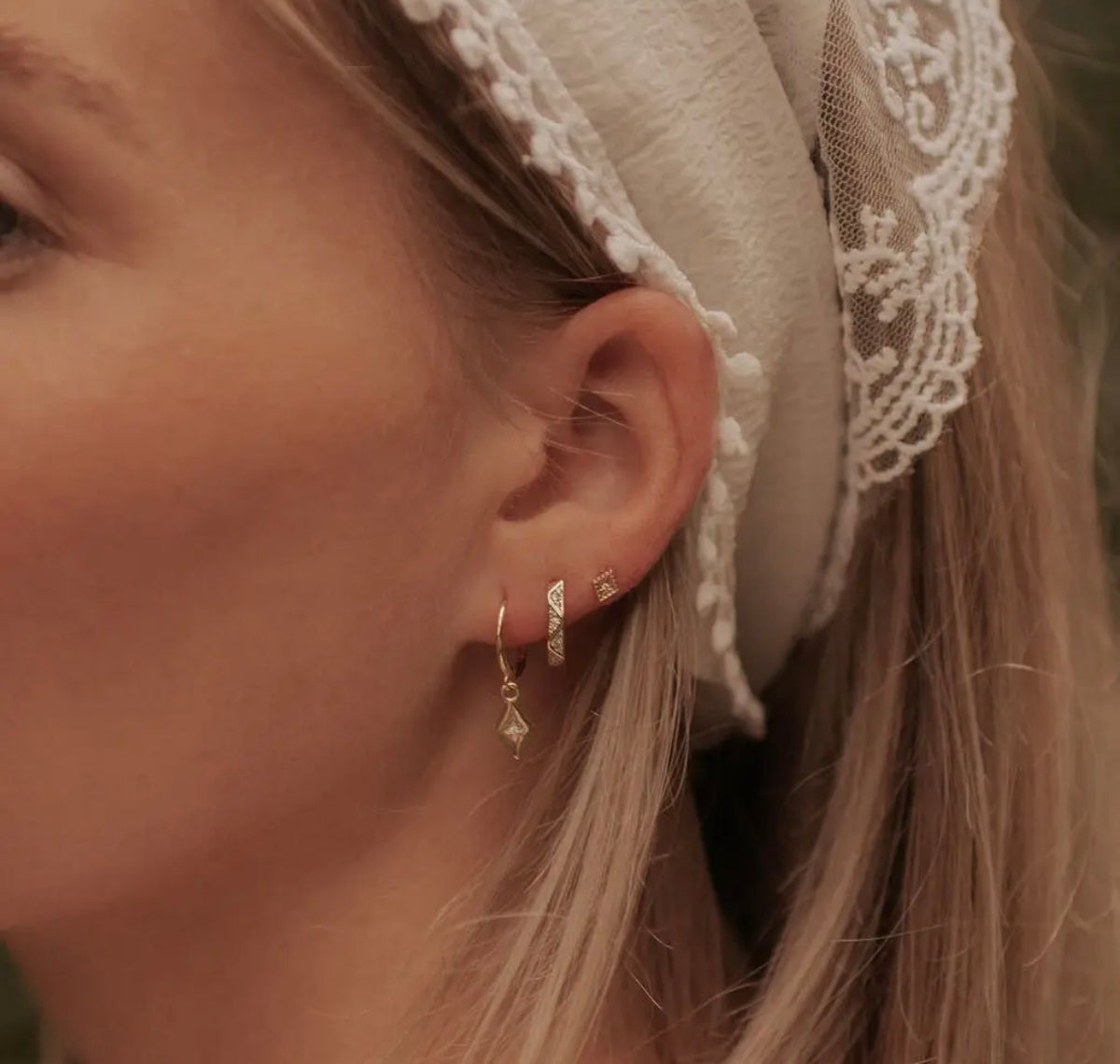 Aurora Diamond flatback studs
