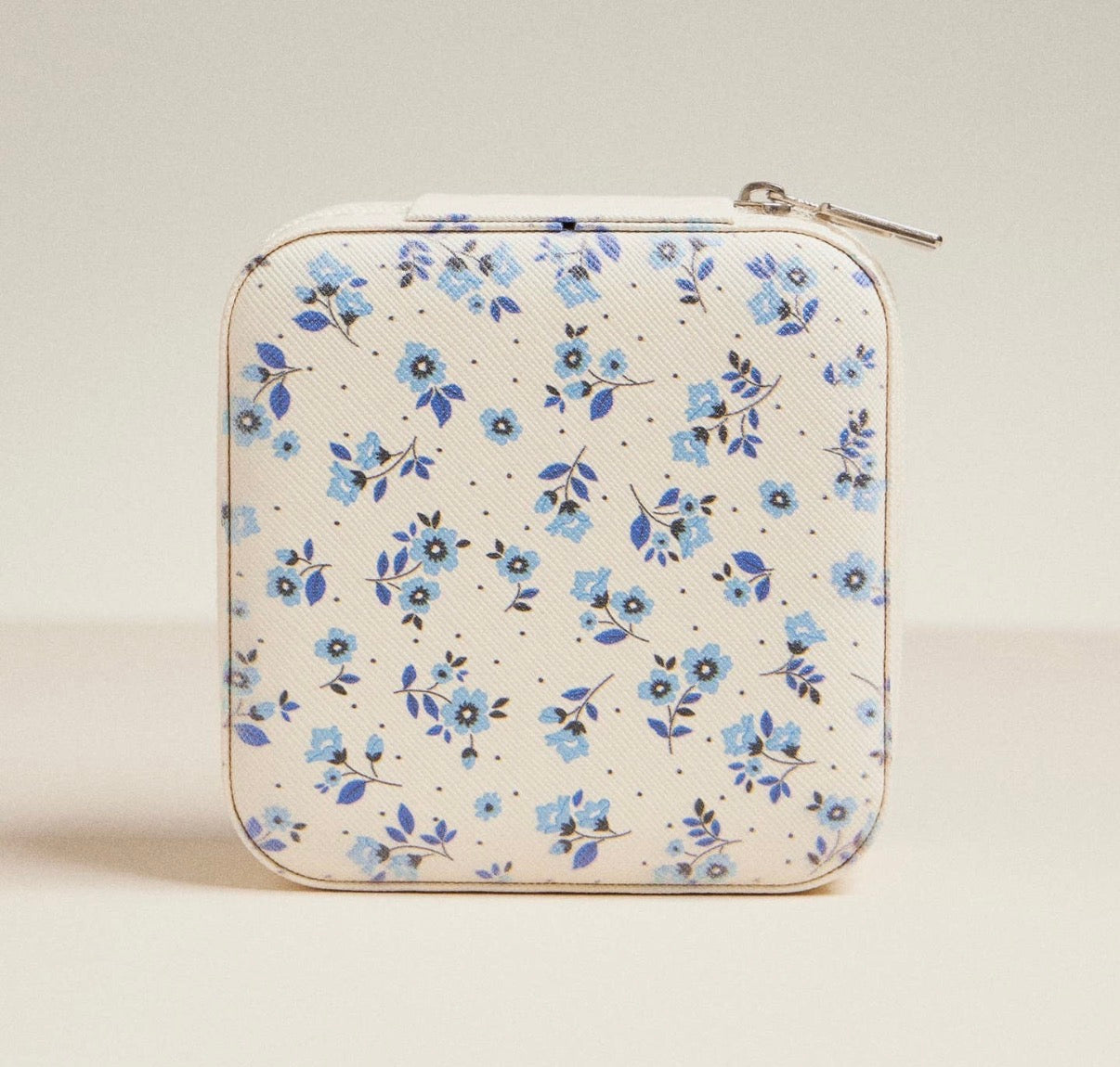Traveling jewelry storage organizer (various)
