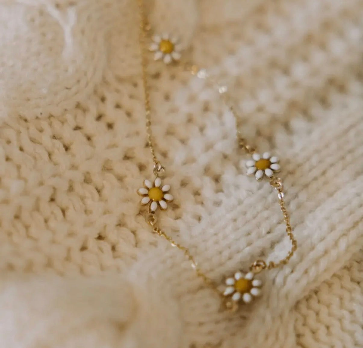 Daisy necklace