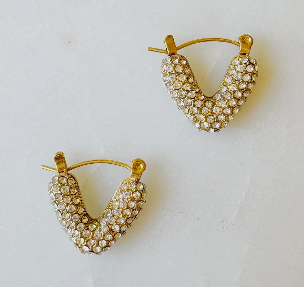 V shape earrings