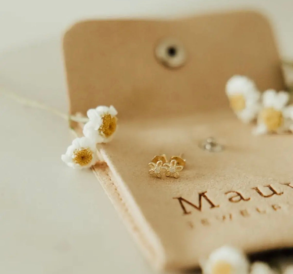 Flower mini studs, gold
