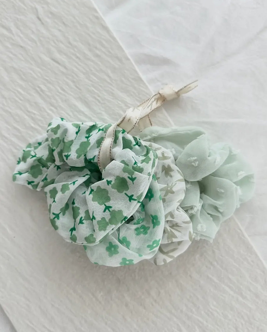 Girls ribbon floral hair scrunchie set (various)