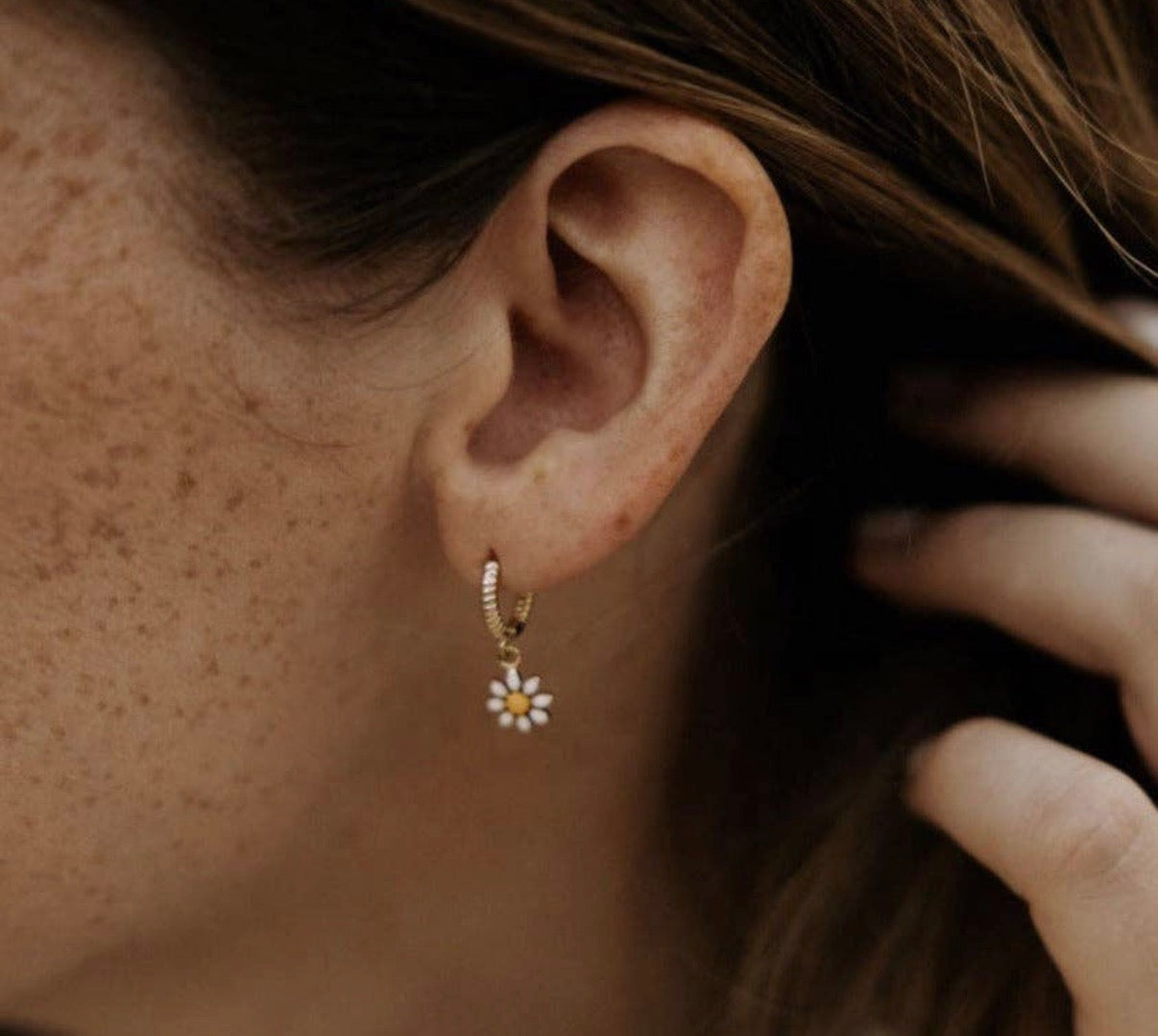 Daisy hoops