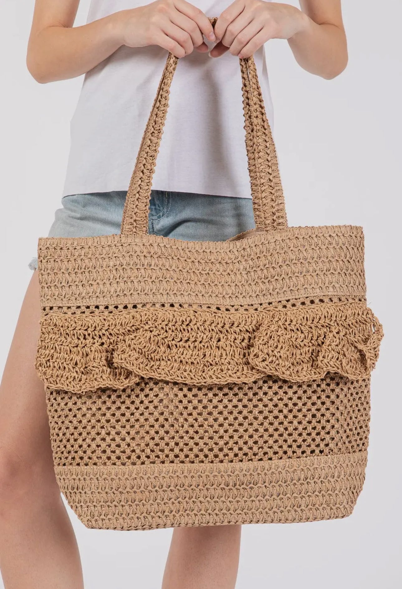 Crochet straw ruffle tote bag