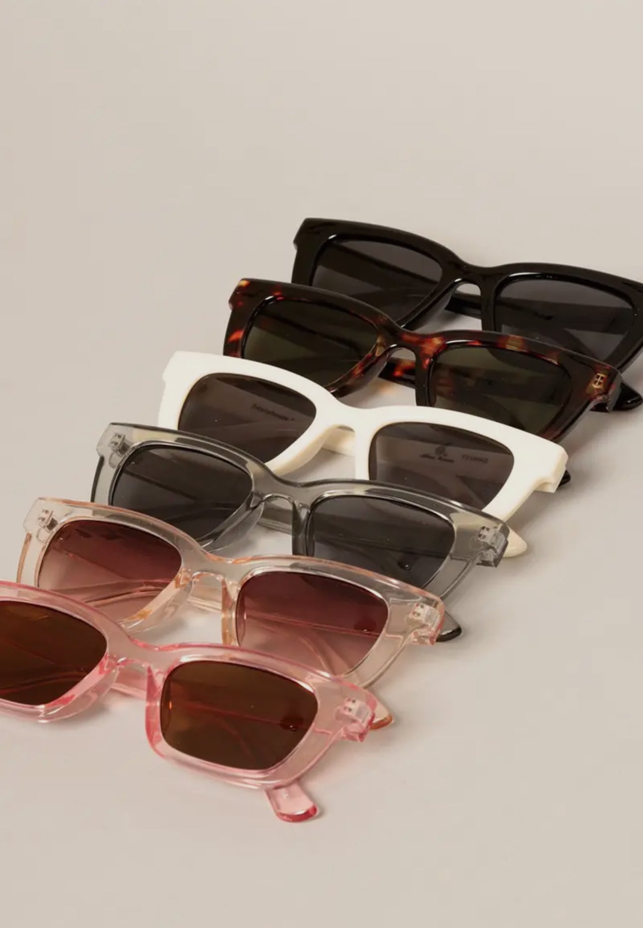 Women's plastic frame sunglasses