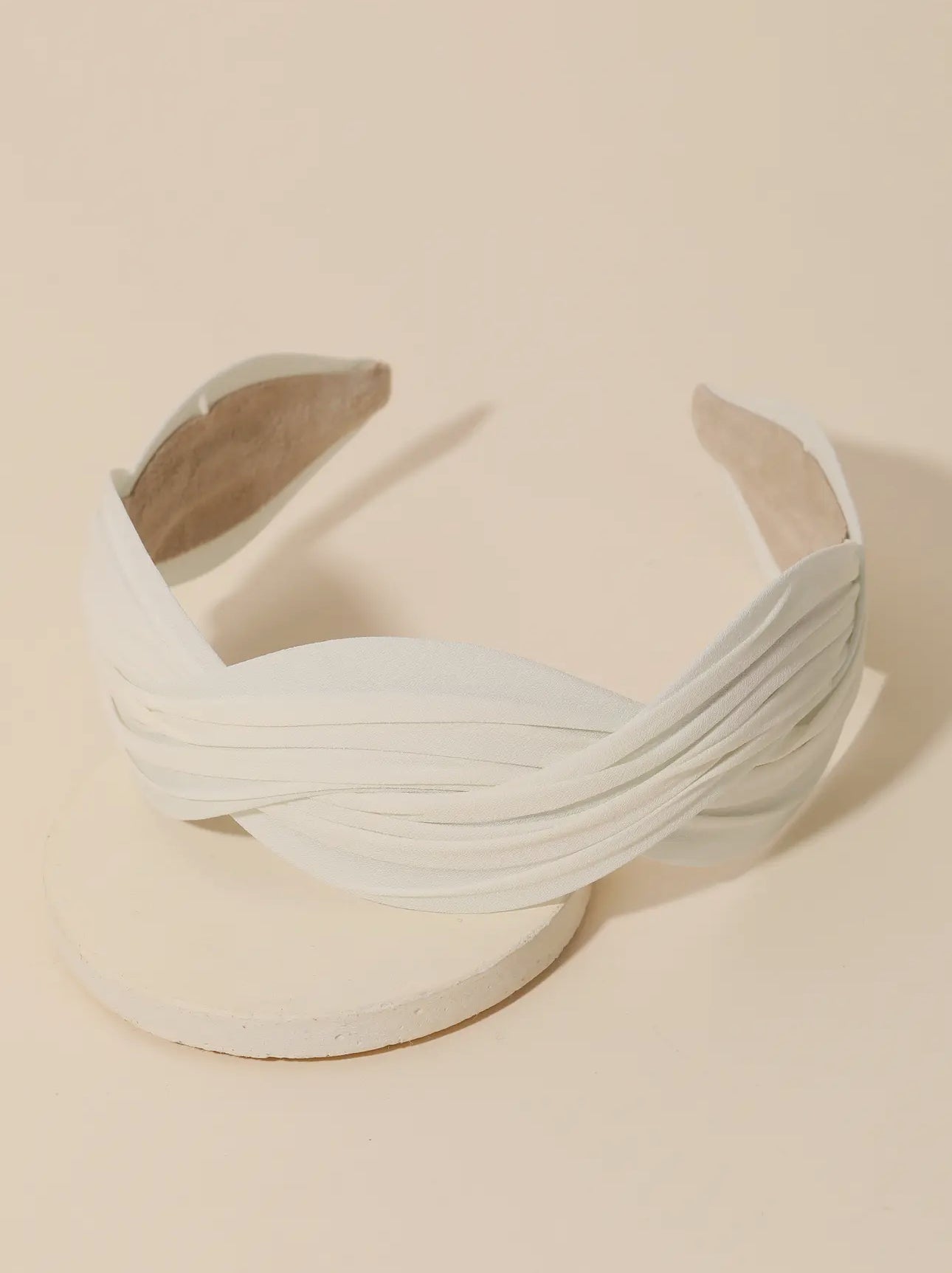 Wavy fabric fashion headband