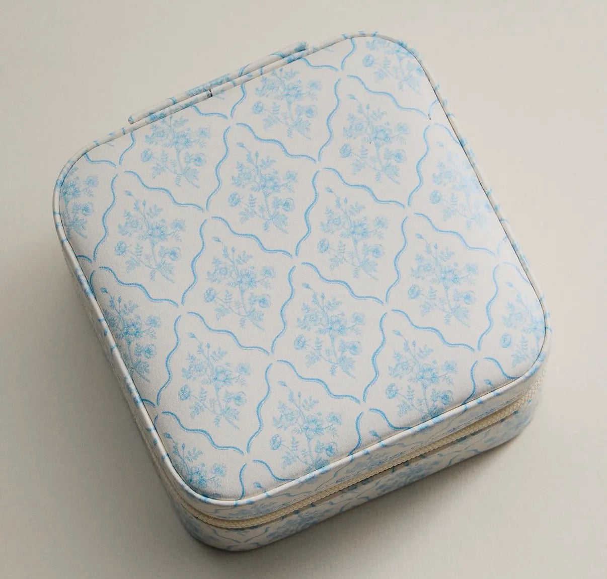 Traveling jewelry storage organizer (various)