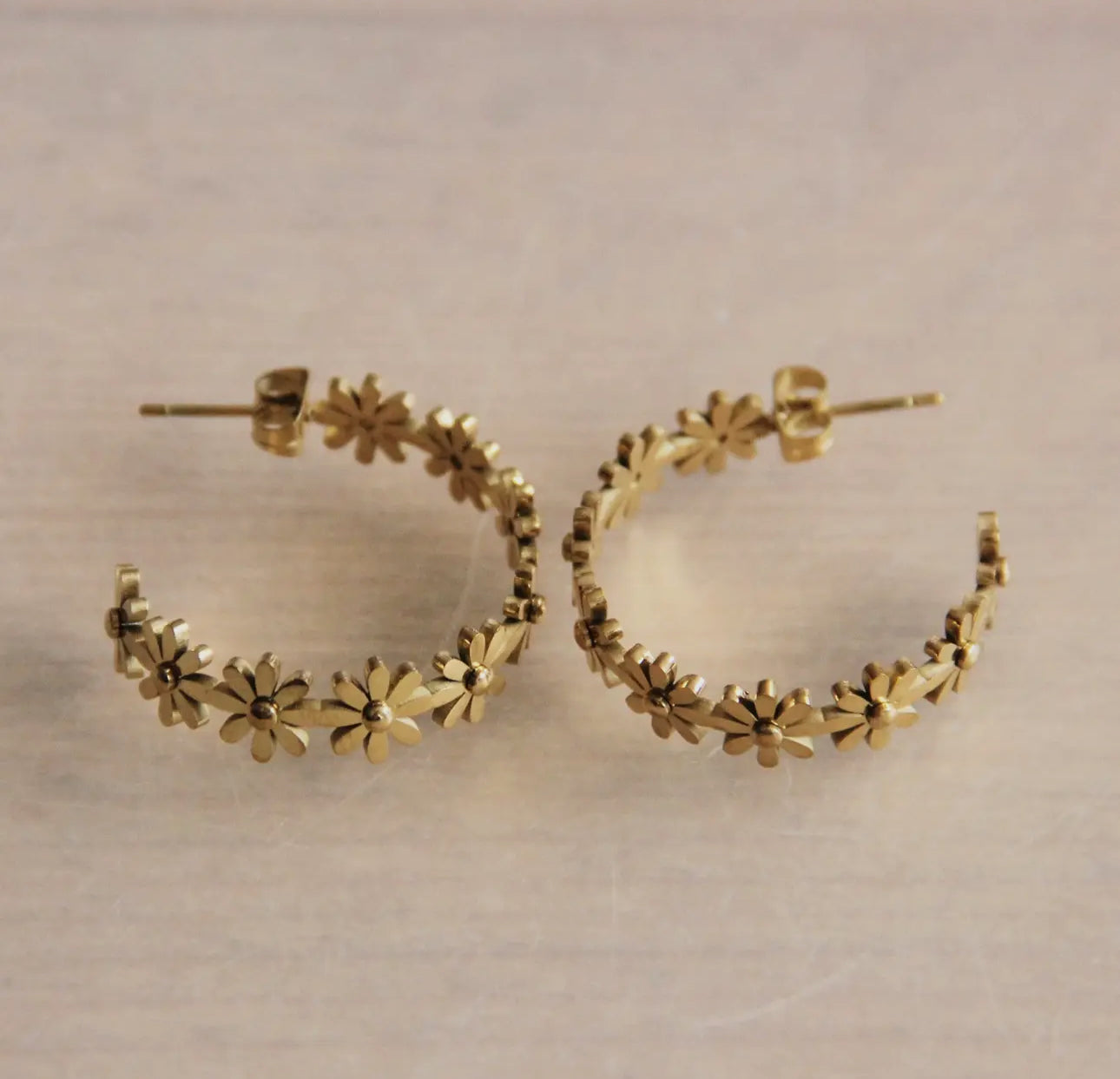 Daisy hoops