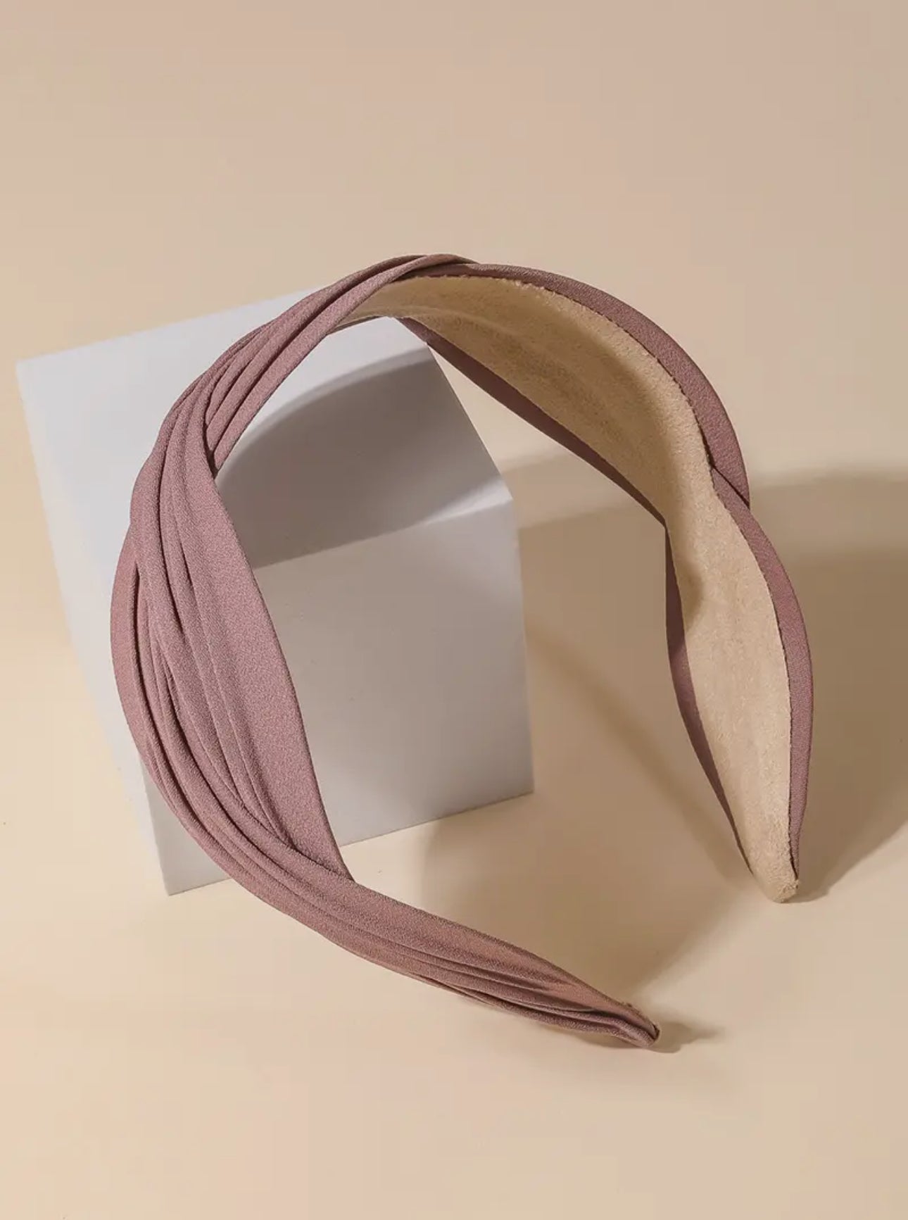 Wavy fabric fashion headband