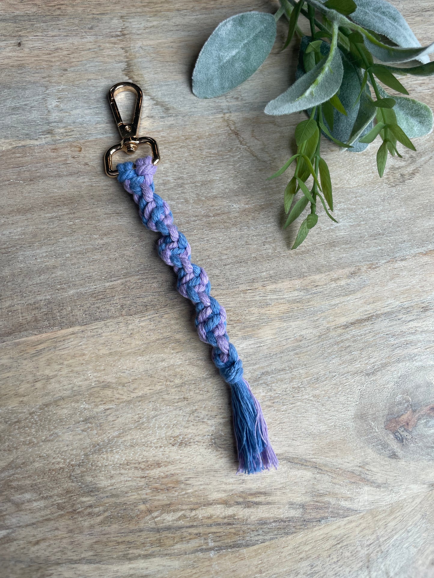 Macrame keychain